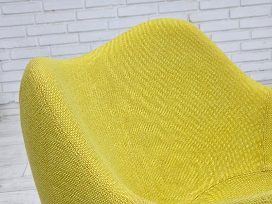 Image 1 of Jaren 60, een icoon in het socialistisch realisme van Roman Modzelewski, model RM58.