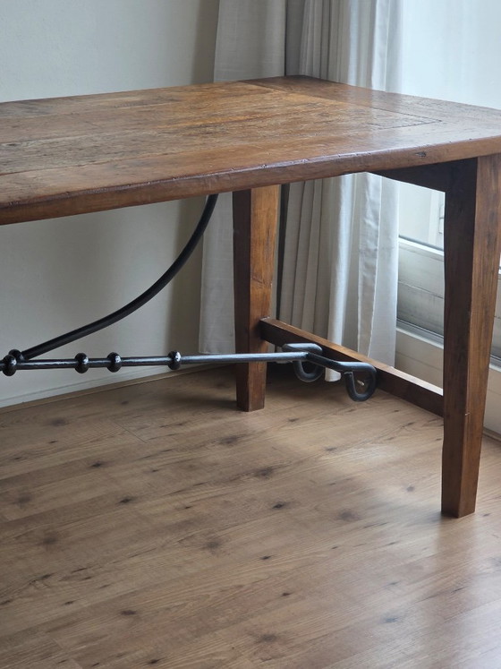 Tavolo da pranzo antico spagnolo con gambe a cavalletto - Legno massello e ferro battuto (200x89 cm) (photo 7 of 20)