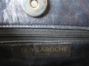 Borsa a tracolla Guy Laroche Paris, modello a secchiello, in pelle di struzzo, stile vintage.