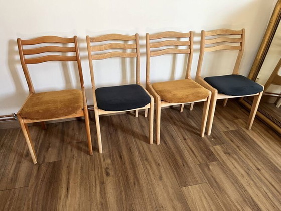 Image 1 of 4 sedie in legno e tessuto a coste