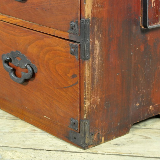Wooden chest of drawers with dark metal hardware, Brown, Aziatisch (photo 10 of 14)