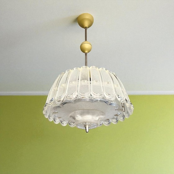 Image 1 of Osteuropäischer Plexiglas-Kronleuchter aus der Mitte des Jahrhunderts 1970er Jahre