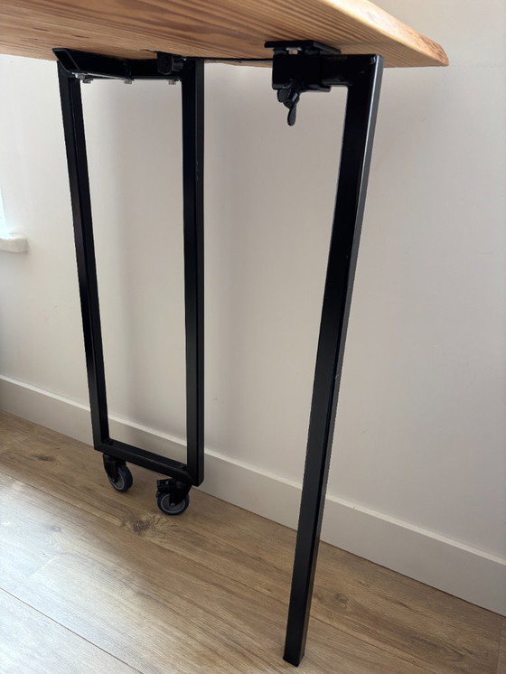 Image 1 of Op maat gemaakte opvouwbare houten bartafel op wielen