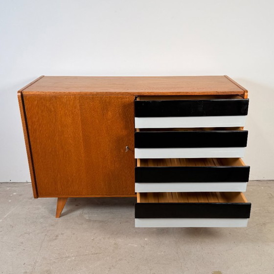 Image 1 of Credenza U458 di Jiří Jiroutek, nera con cassetti bianchi