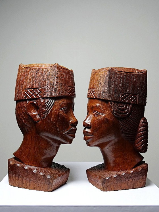 Image 1 of Couple de bustes Malgaches bois exotique sculpté artisanat années 60-70