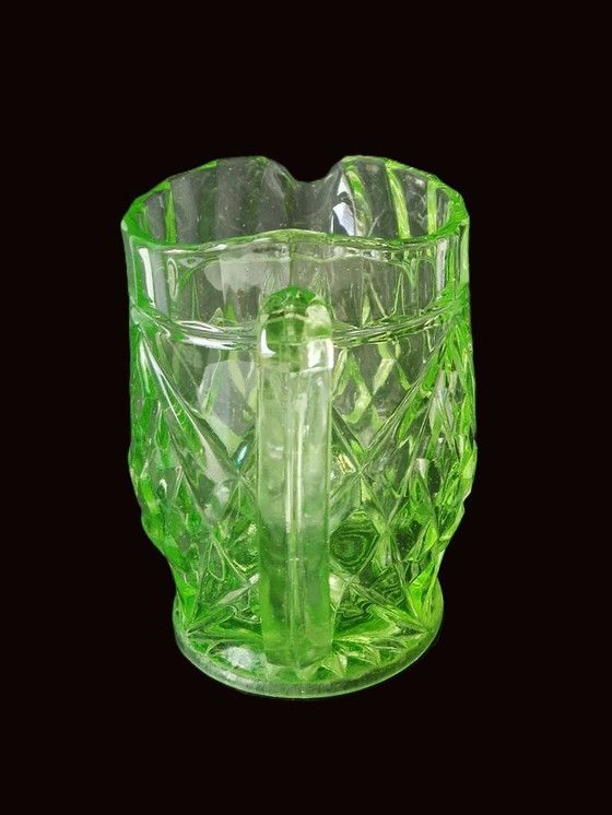 Image 1 of Sowerby Glass – Art-Deco-Wasserkrug aus Uranglas – 20er/30er Jahre