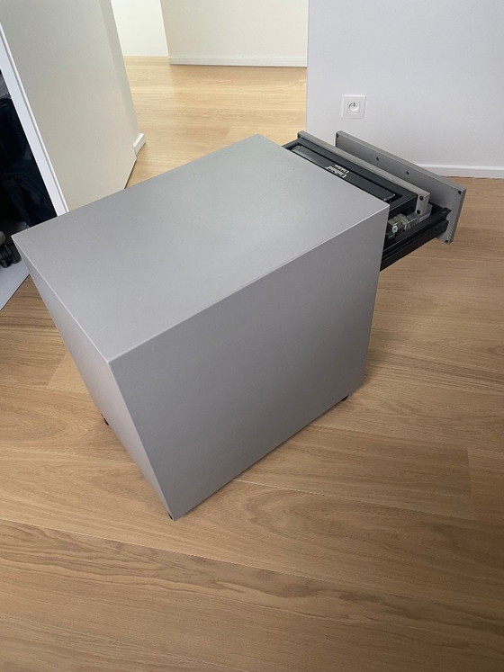 Image 1 of Cassettiera mobile Vitra