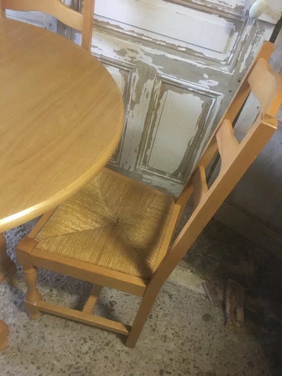 Tavolo rotondo & 4 sedie con seduta in giunco in rovere e faggio – Tavoli da pranzo, Vintage (photo 8 of 13)