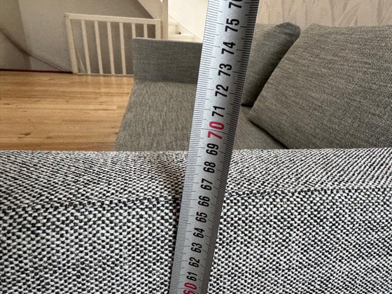 Designbank van EYYE, 2 zitsbanken, Textiel, Grijs (foto 4 van 8)