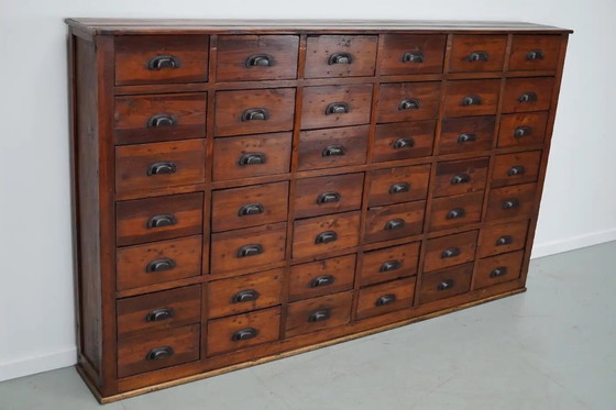 Image 1 of Grote antieke Franse grenen apothekerskast, begin 20e eeuw