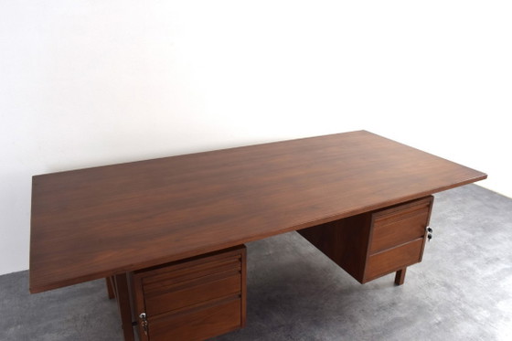 Mid-Century Large American Walnut Executive Desk – Wood (photo 17 of 18)
