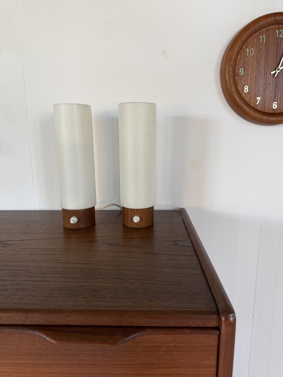 Image 1 of 2x vintage teak & plexiglas bedlampjes ‘60