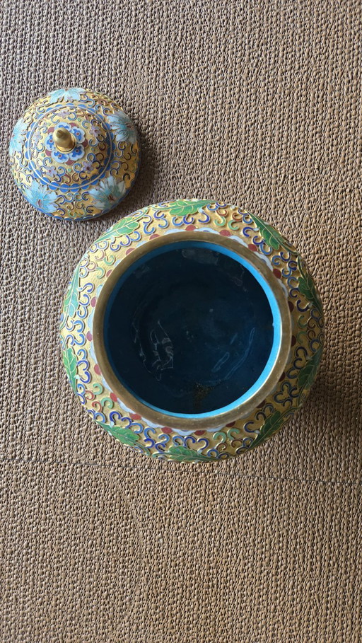 Chinese cloisonné pot with lid