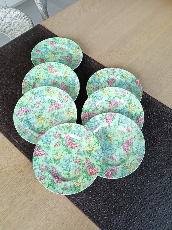 Image 1 of Prachtige Set (7st) Empire England "Lilac Time" Chintz Dessertbordjes (1947)