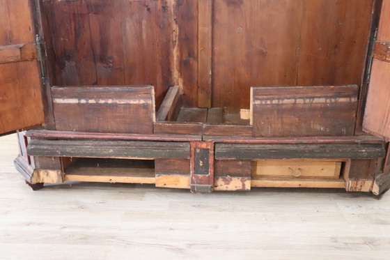 Image 1 of Armario Antiguo Tirolés con Secretos, Madera de Pino Pintada a Mano, Siglo XIX