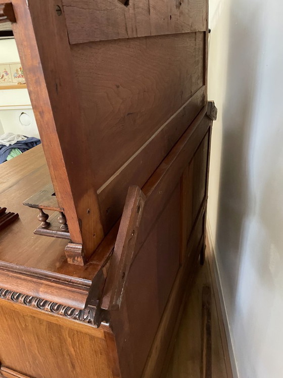 Image 1 of Armoire ancienne à tiroirs de la maison de grand-mère