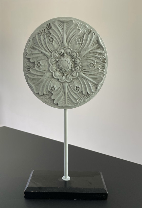 Image 1 of Rosette de feuilles d'acanthe en plâtre, 36 cm de haut