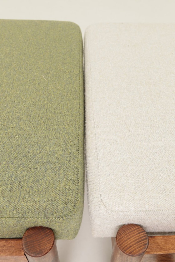 Image 1 of Juego de 2 sillas infantiles con taburete bouclé verde/gris escandinavo