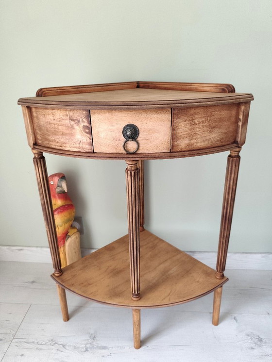 Image 1 of Console d'angle style Louis XVI