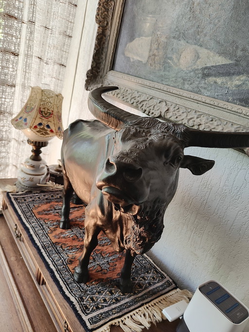 Taureau de bronze