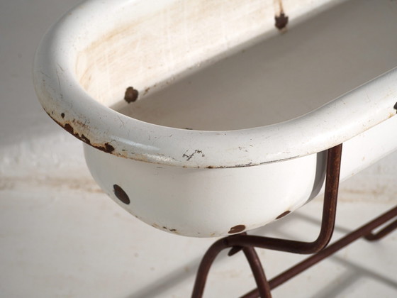 Antique bathtub in enamelled iron – Central Europe, circa 1950 #5 – Decorative Objects, Industrieel (photo 24 of 40)