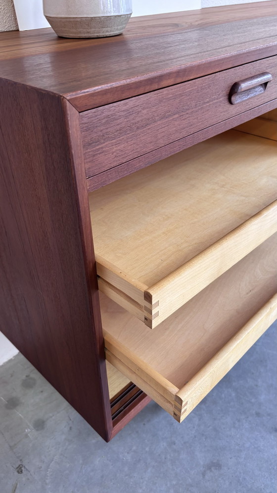 Image 1 of Buffet bas vintage danois en teck