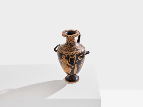 Terrakotta-Hydria, bemalt von Primato, Süditalien, ca. 330 v. Chr., Vasen, Keramik, Schwarz, Classicisme (Foto 6 von 13)