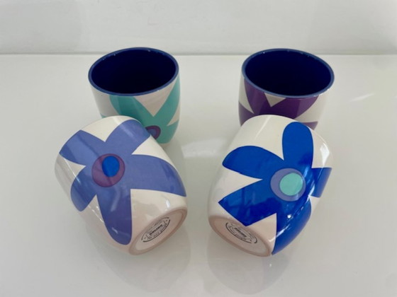 Image 1 of Brocca con 4 tazze – Design floreale e smalto blu