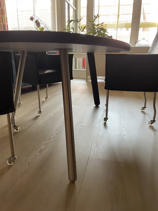 Eetkamertafel van Castelijn