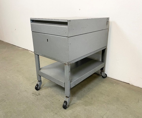 Image 1 of Grijze industriële trolley, jaren 60