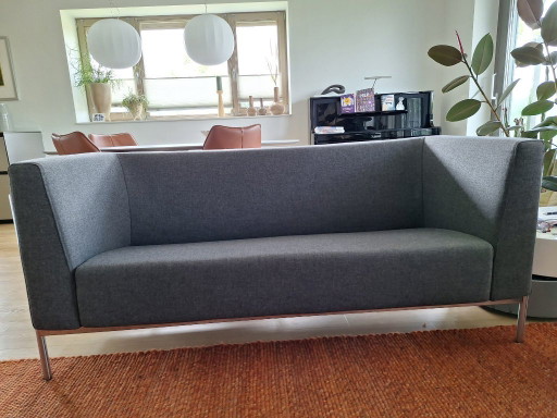 Sofá de 2 plazas Harvink Mr Blues en tela de Kvadrat