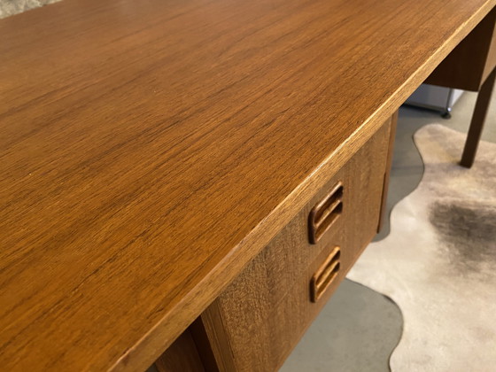 Image 1 of Vintage teakhouten bureau van Tibergaard