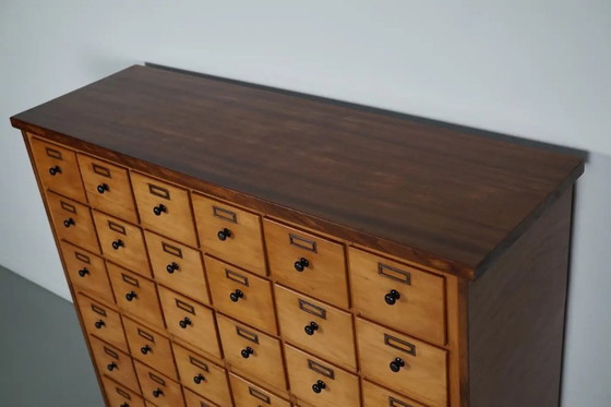 Image 1 of Mobiletto da farmacia/mobiletto da officina industriale olandese in faggio, circa anni '50