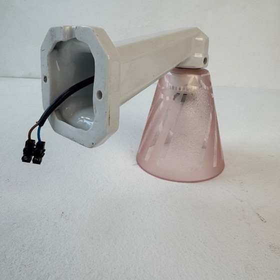 Image 1 of Antieke art-deco wandlamp met roze glas