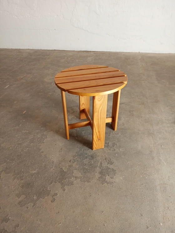 Vintage bijzettafel van grenenhout met latten – Wood (photo 7 of 11)