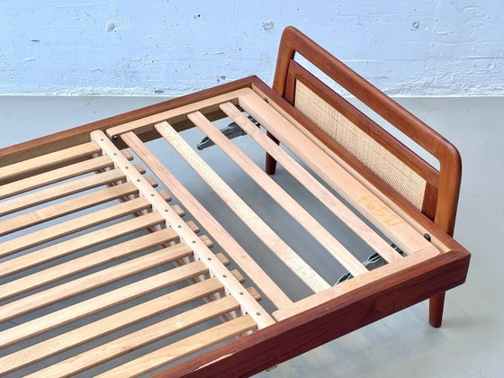 Image 1 of Cama Swiss Form de teca con tejido de ratán, Suiza, década de 1950.