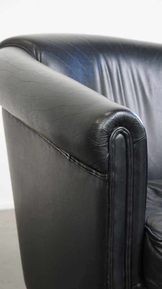 Image 1 of 2 x Zwarte Engelse Stijl Rundleren Clubfauteuil