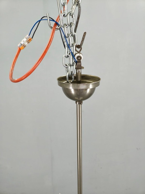 Image 1 of Art Deco kroonluchter uit de jaren 30 van nikkel met opaalglazen bollen.
