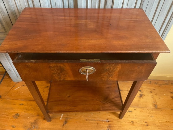 Image 1 of Tavolino laterale in mogano, tavolino francese