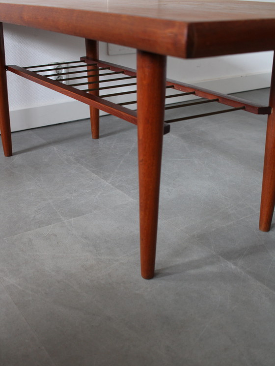 Image 1 of Vintage Deense salontafel in teak met spijlen