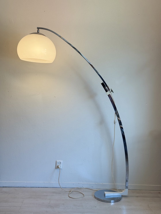 Image 1 of Vintage booglamp Space Age jaren 70 chroom witte kap