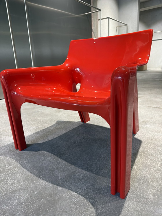 Fauteuil Artemide Vicario de Vico Magistretti, 1970 – Plastic, Fiberglass (photo 3 of 7)