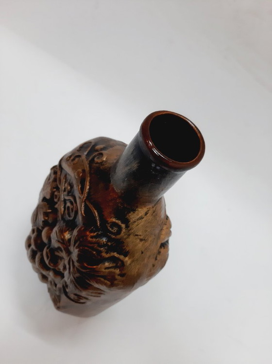 Image 1 of Bottiglia di ceramica decorata con uva d'epoca