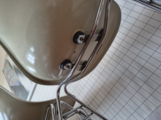 Image 1 of 3 x Eames Miller DSX stacking base fiberglass
