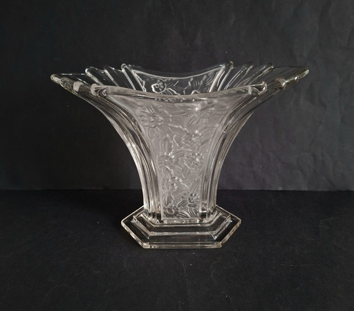 Art Deco crystal fan vase. Satin-finished floral motif in relief. "Czecoslovaque"