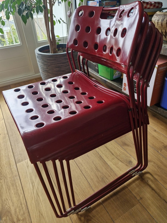 [Volledig rood] Vintage Bieffeplast Omkstak stoelen van Rodney Kinsman - Set van 4 – Eetkamerstoelen, Metal (photo 5 of 5)