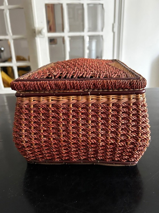 Image 1 of coffre en osier vintage 