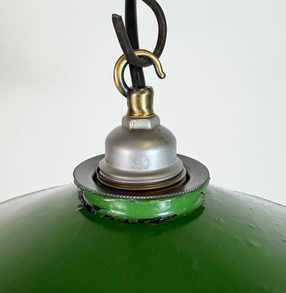 Image 1 of Industriële groene emaille lamp, jaren 1950