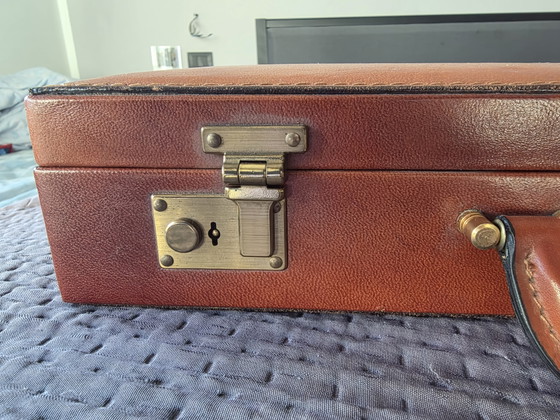 Elegant Vintage Leather Attaché Case – Decorative Objects (photo 5 of 9)