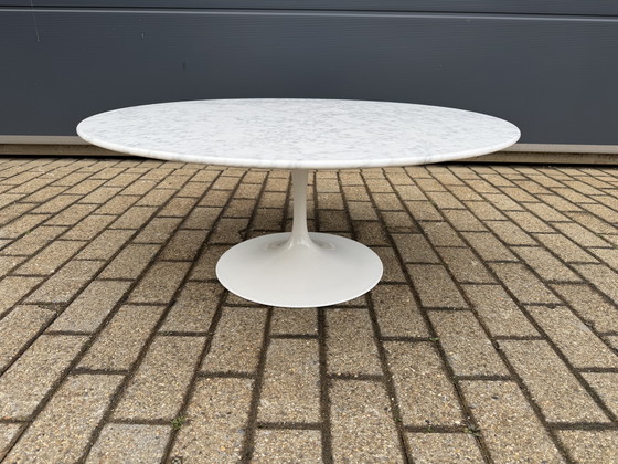 Image 1 of Originele Knoll Tulip Salontafel Eero Saarinen in Carrara marmer
